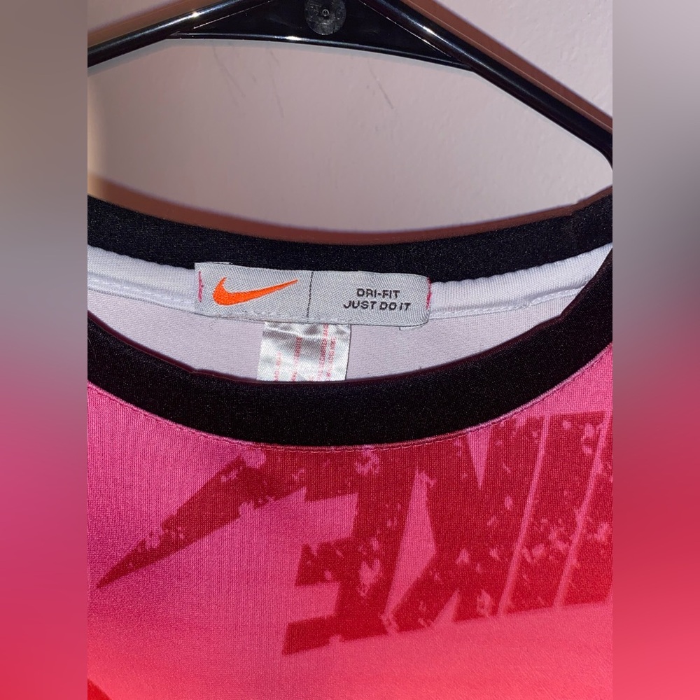 Nike - Picture 3 of 3